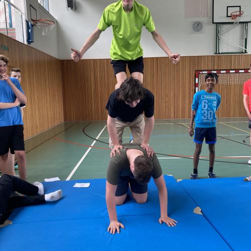 Akrobatik im Turnunterricht